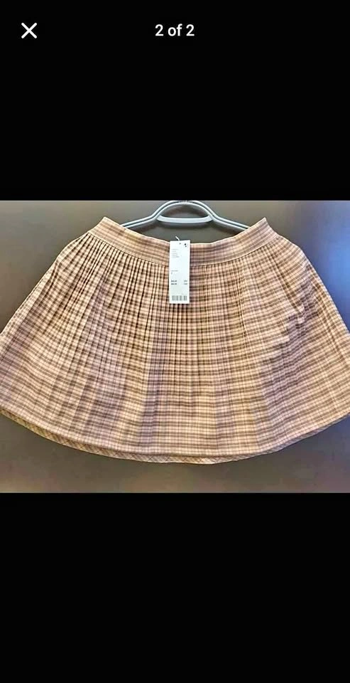 Aritzia BOG skirt size S brand new with tag