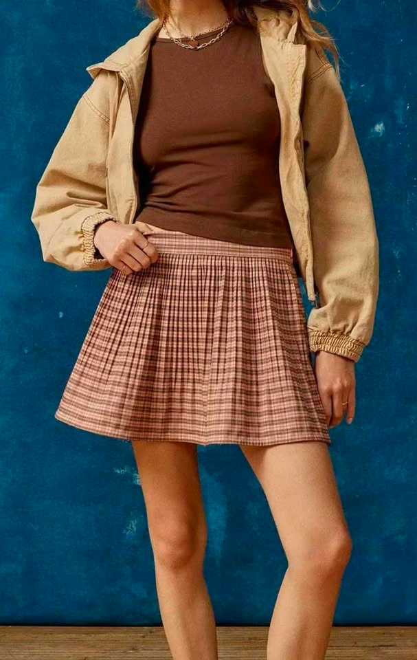 Aritzia BOG skirt size S brand new with tag - photo 2