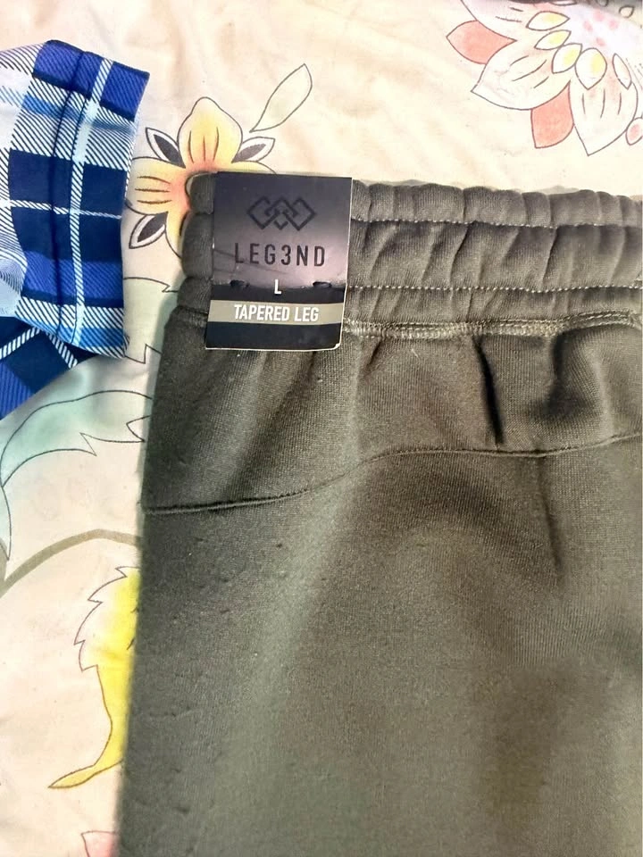 PUMA Hoodie + Legend Joggers Set – Men’s Large - photo 5