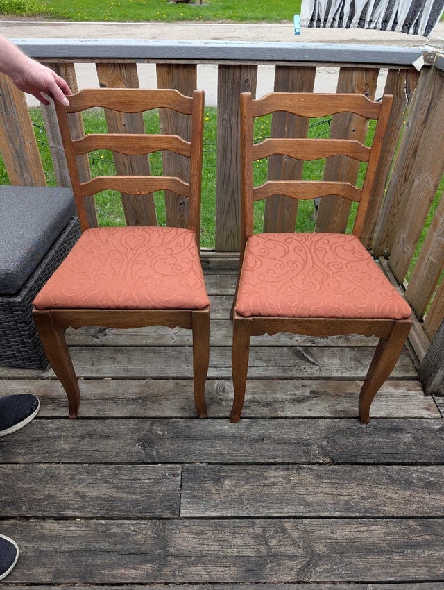 Oak Dining Set with 4 Chairs and Leaf