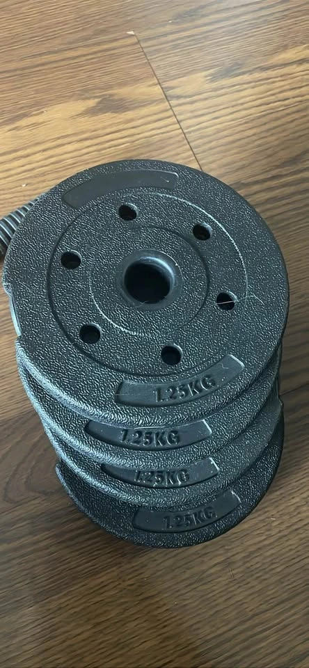 Adjustable Dumbbell Set with Weight Plates – Great Condition 💪 - photo 3