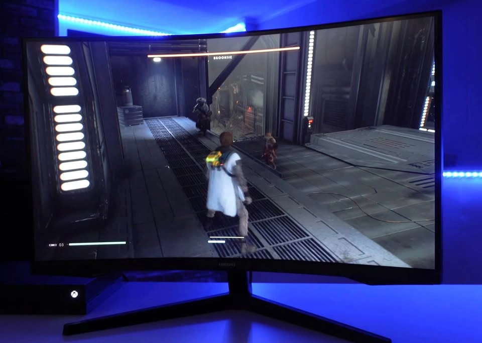 Samsung 27" Odyssey G5 QHD 1ms 165Hz Curved Gaming Monitor - photo 5