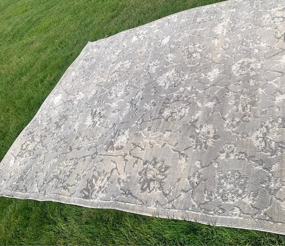 Grey Area Rug (about 8’x10) Great condition