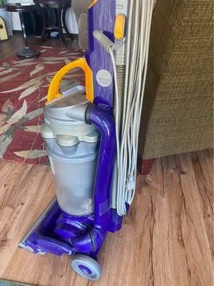 Dyson DC14 Vacuum Cleaner - photo 4