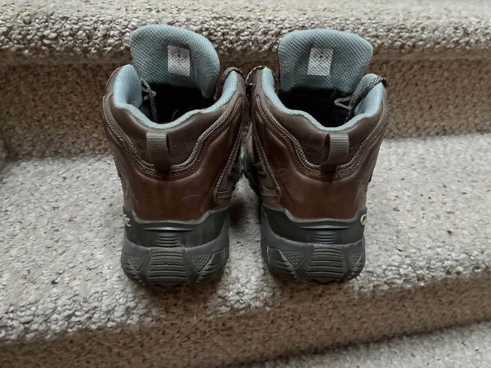 Women’s 10 wide hiking shoes - photo 2