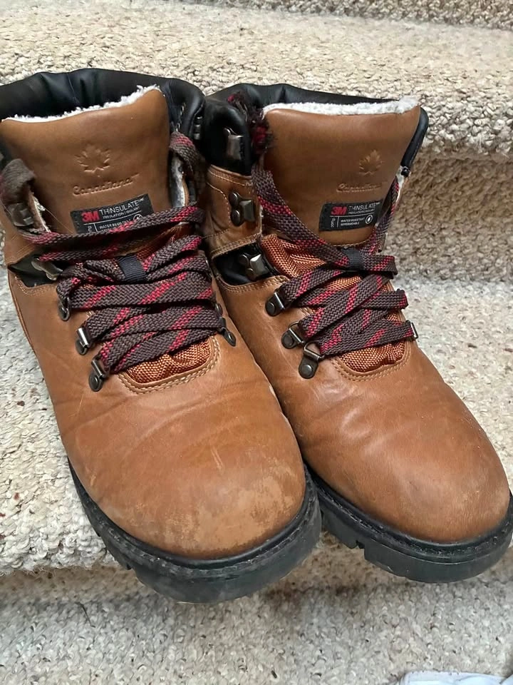Winter boots men’s size 9