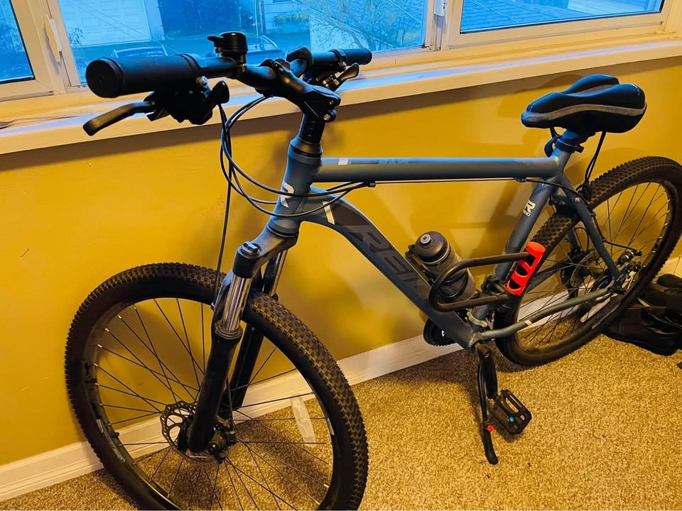 Reid Hybrid Bike In Almost New Condition