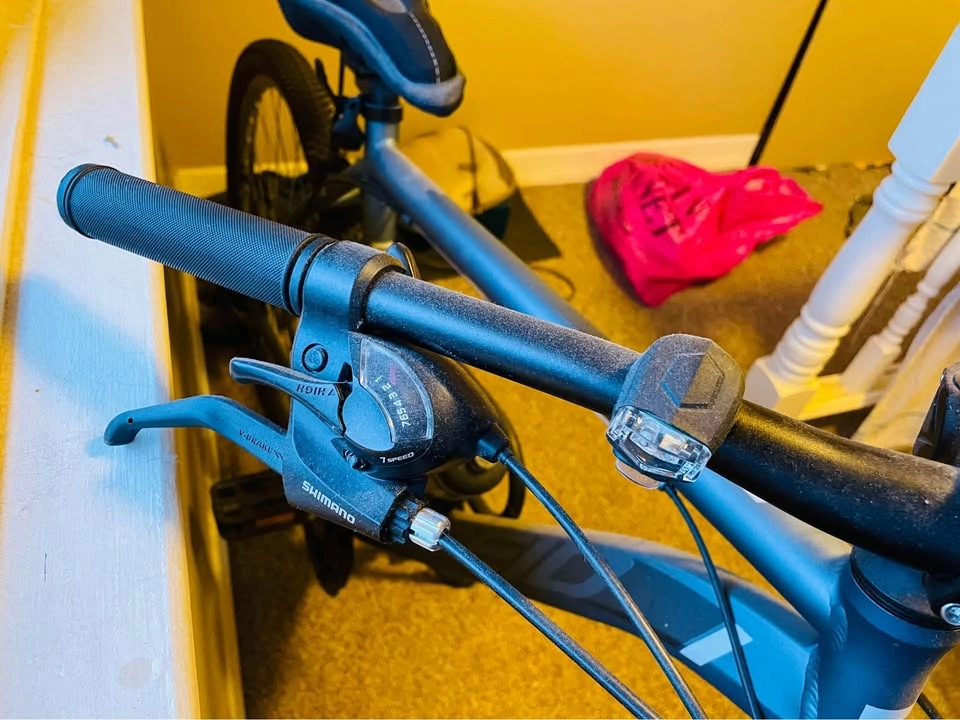 Reid Hybrid Bike In Almost New Condition - photo 3