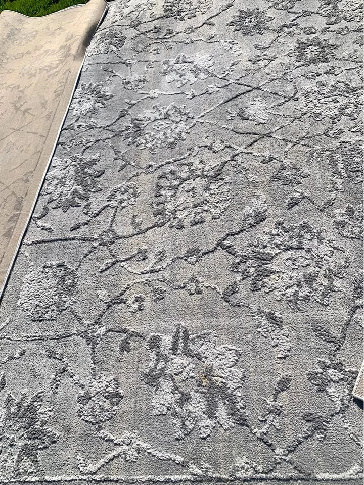 Large Grey Area Rug (about 8’x10’)