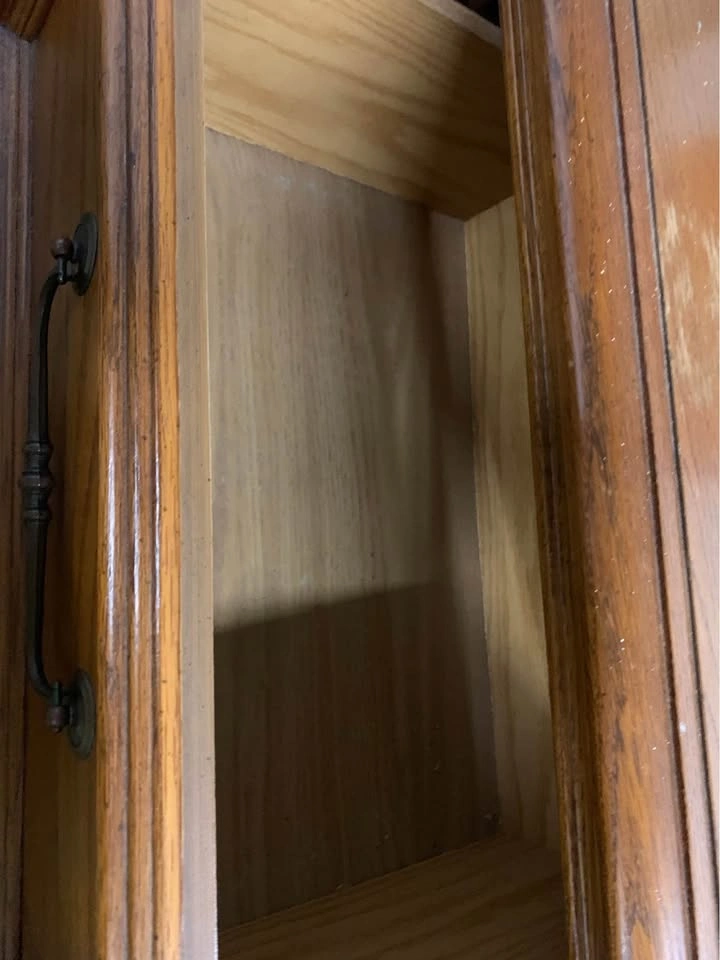 Bassett Wood 2-drawer Nightstand - photo 3