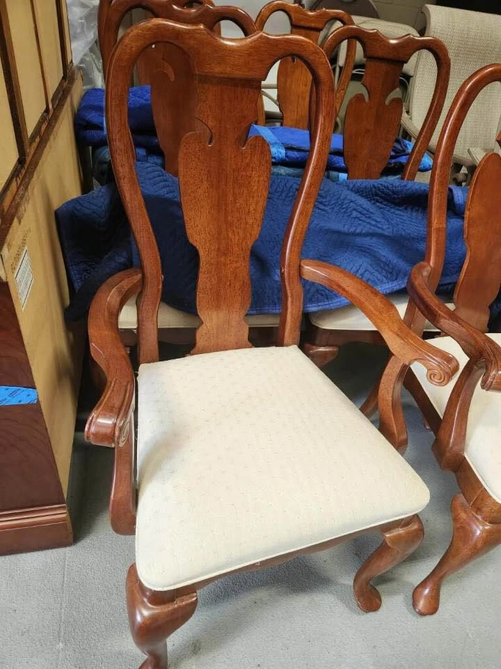 Quality Dining Room Table w/6 Chairs and China Cabinet, Buffet - photo 4