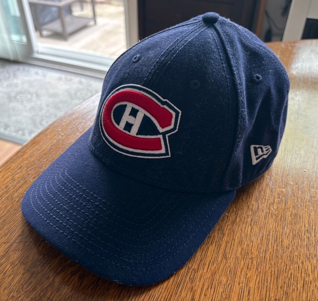Men’s L-XL NHL Montreal Canadiens New Era Cap - Blue.