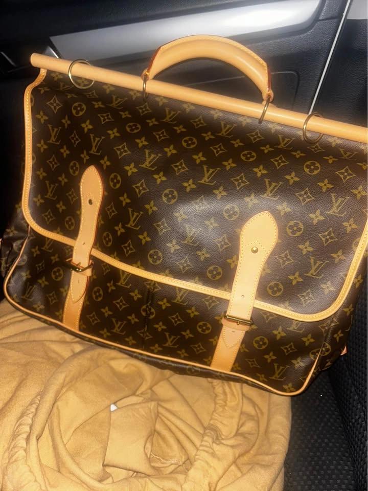 Louis Vuitton Sac Chasse Hunting Bag - photo 2