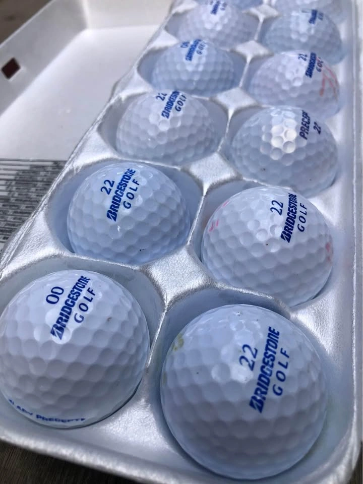 12 MINT Bridgestone Lady Golf balls - photo 2