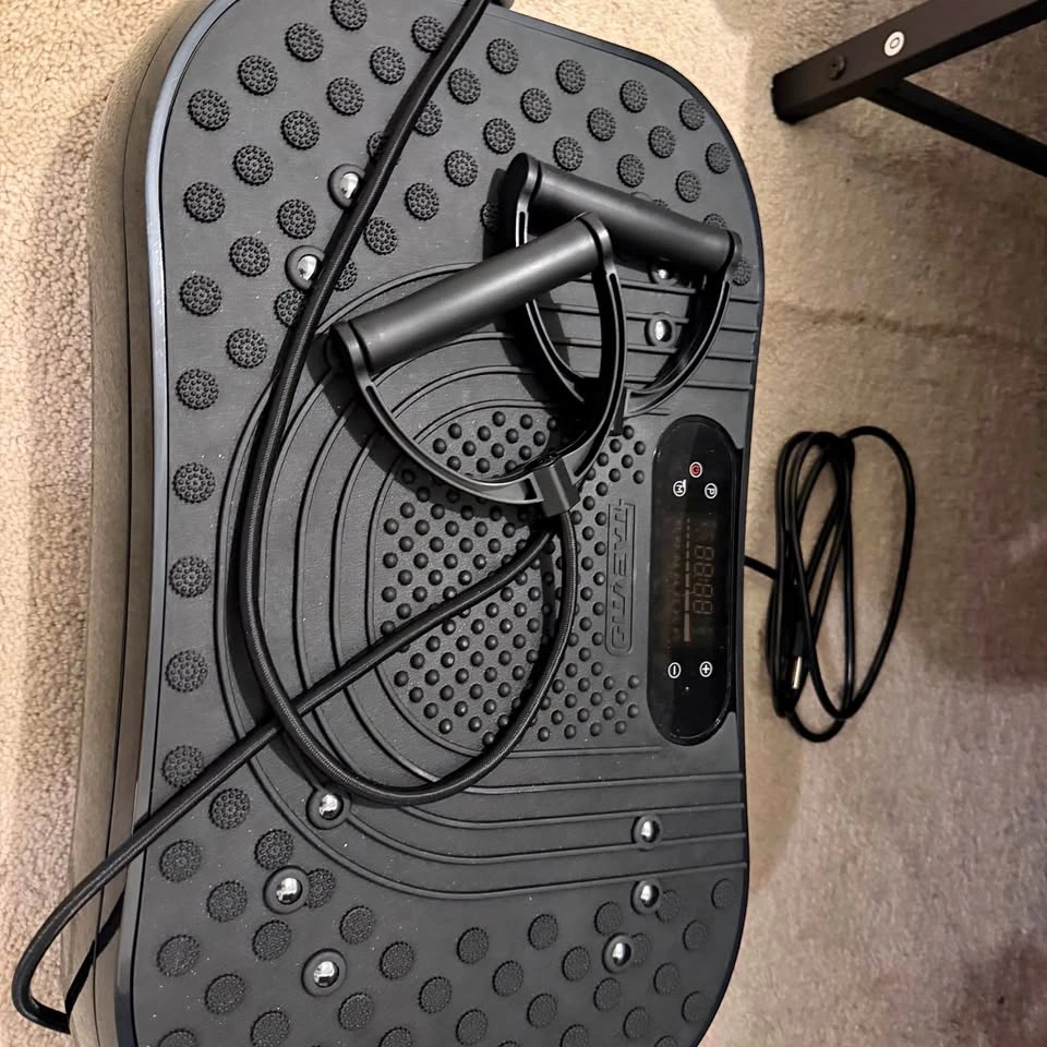 TAEVO Vibration Plate Exercise Machine w/ Resistance Bands
