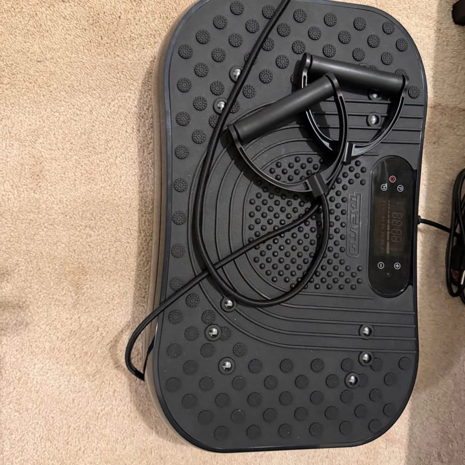 TAEVO Vibration Plate Exercise Machine w/ Resistance Bands - photo 2