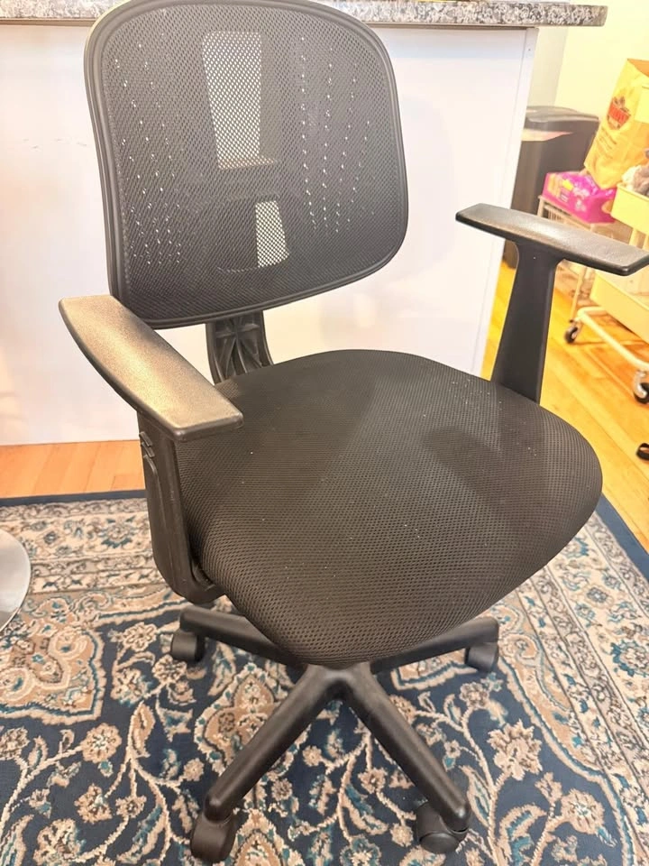 Black Desk Chair - photo 2