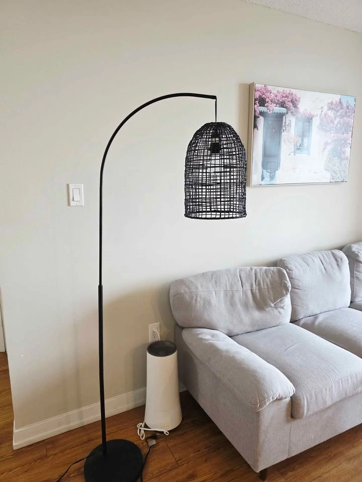 Black Arc Floor Lamp w/ Woven Shade - photo 2