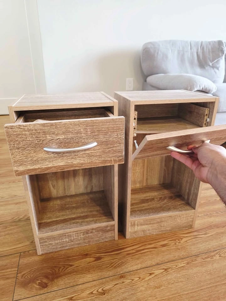 Pair of wood-look nightstands - photo 2