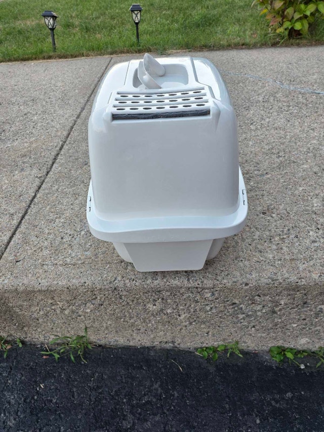 Cat Litter Pan with Odor Door - photo 3