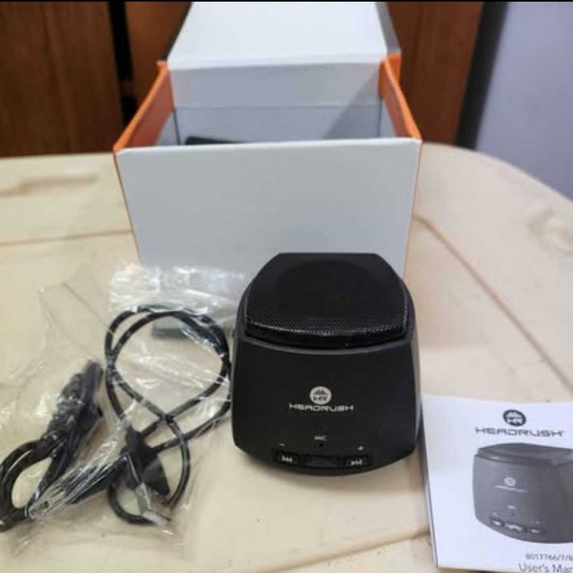 2 Headrush Portable Bluetooth Speakers - photo 3