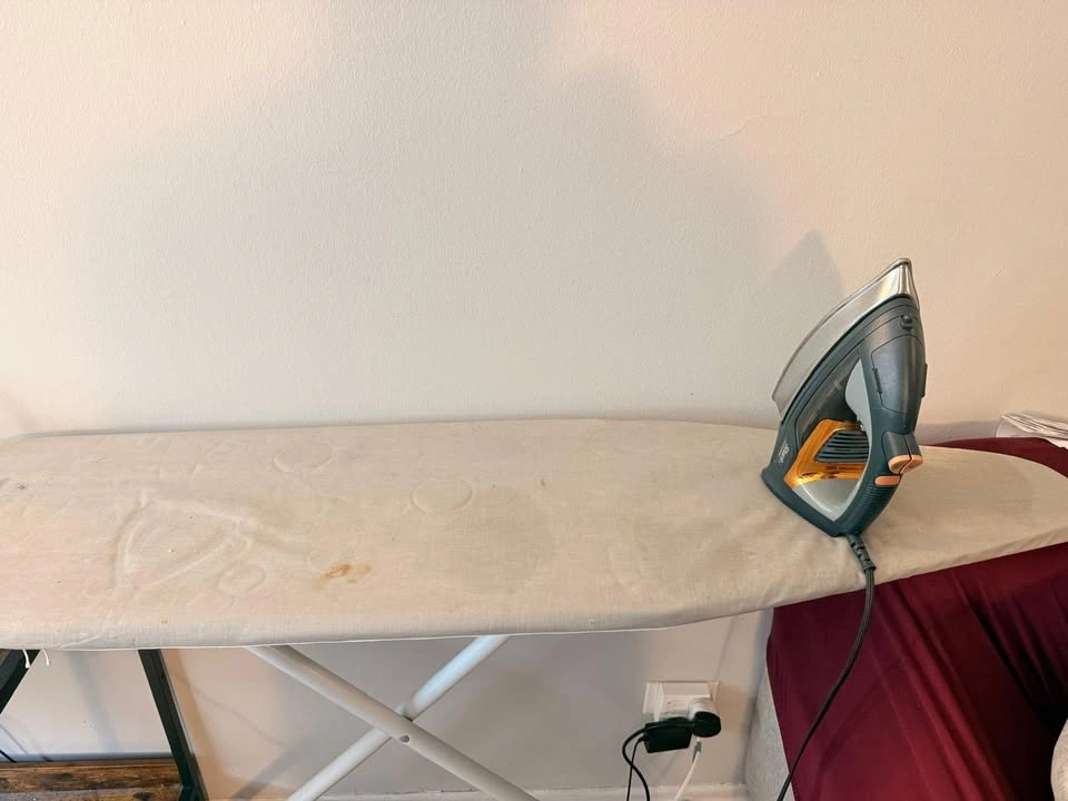 Shark Ultimate Professional Iron & Iron Board - photo 3