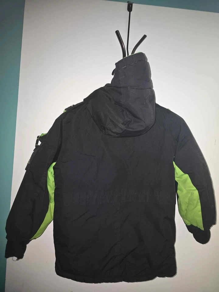 Boys size 6 REALLY THICK coat - photo 2