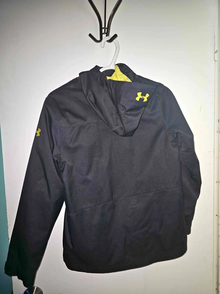 Boys size medium Under Amour coat