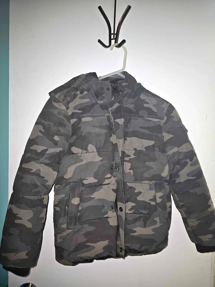 Boys Size 5/6 Really Warm Winter Coat