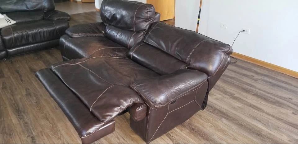 Flexsteel Leather Couches & Chair - photo 2