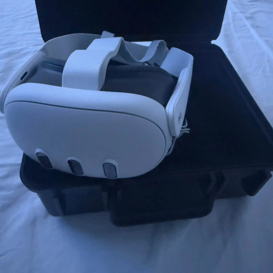 Meta Quest 3 512GB VR Headset - photo 2