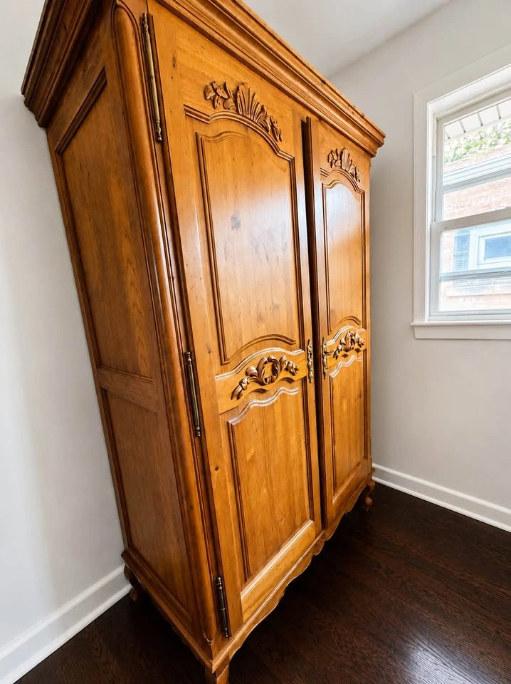 Luxury Solid Wood Armoire Wardrobe – Hand Carved - photo 2