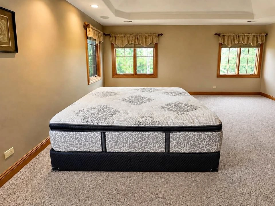 Beautyrest Legend Bradford Plush King Mattress Set w/ Box Spring