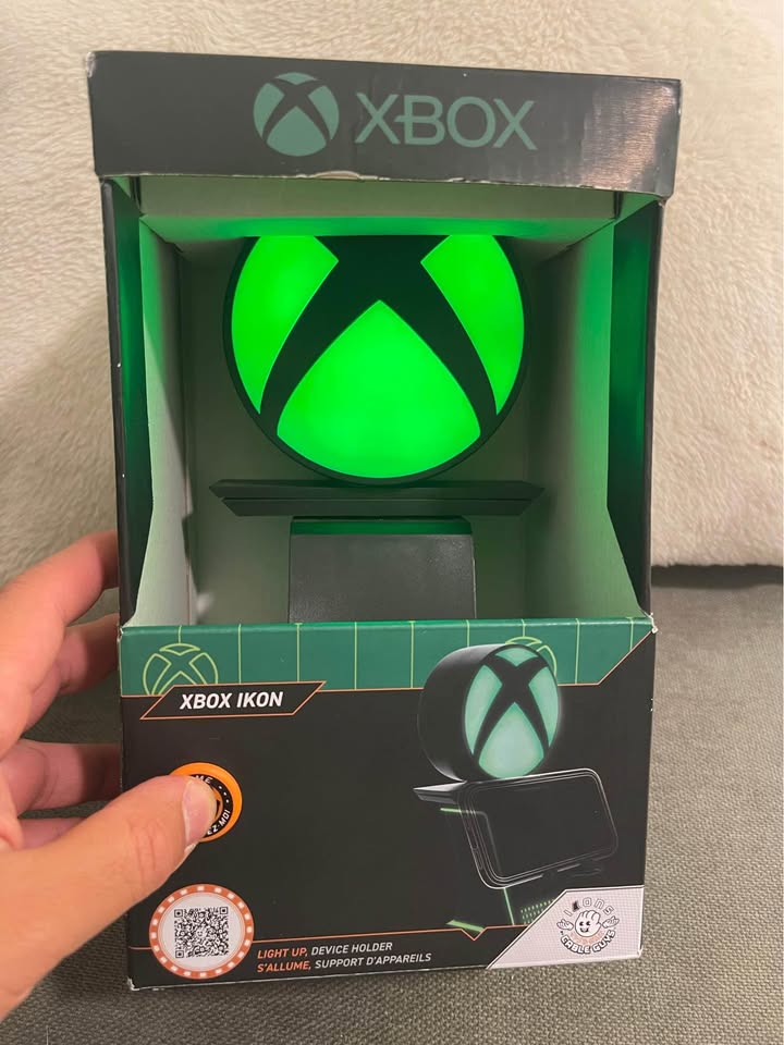 Xbox controller holder/charger - photo 2