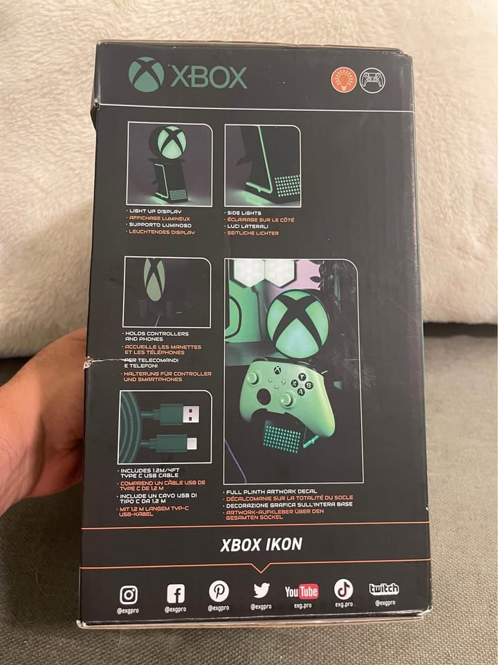 Xbox controller holder/charger - photo 3