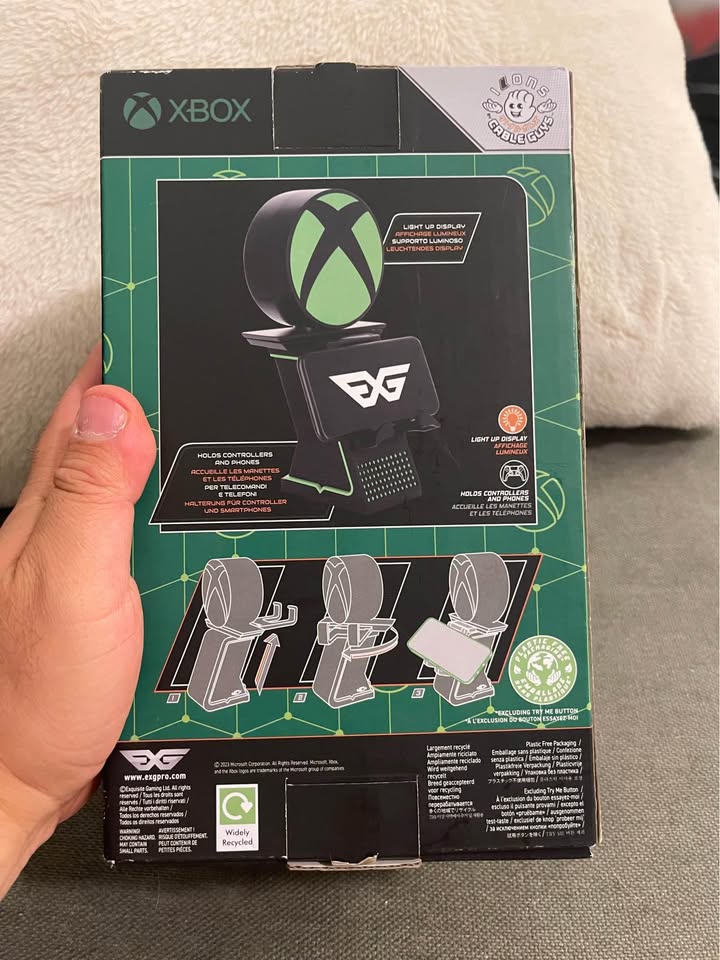 Xbox controller holder/charger - photo 4
