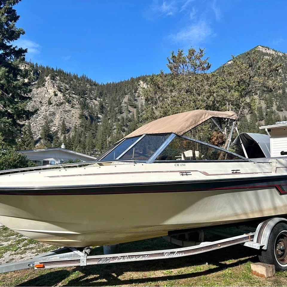 1989 Smoker Craft Calais