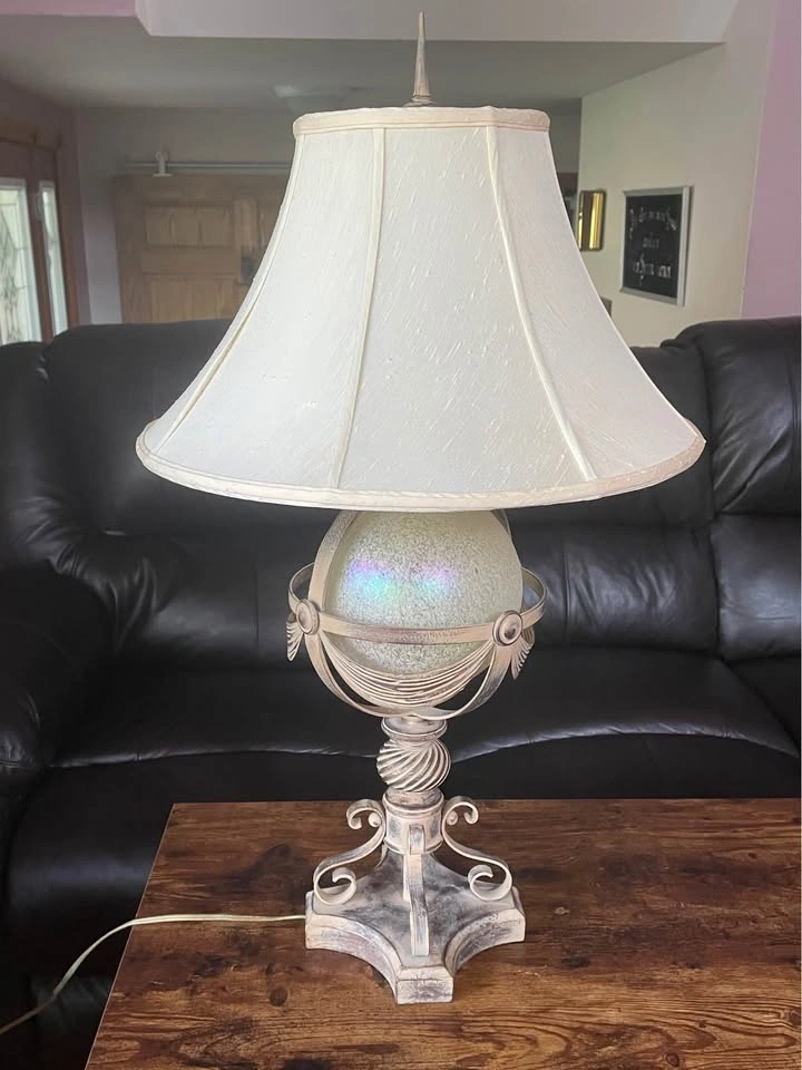 Beautiful Vintage Trilight Lamp with Iridescent Glass Ball - photo 2