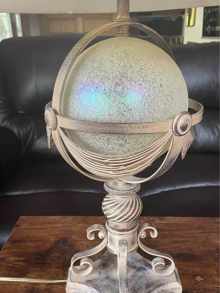 Beautiful Vintage Trilight Lamp with Iridescent Glass Ball - photo 5