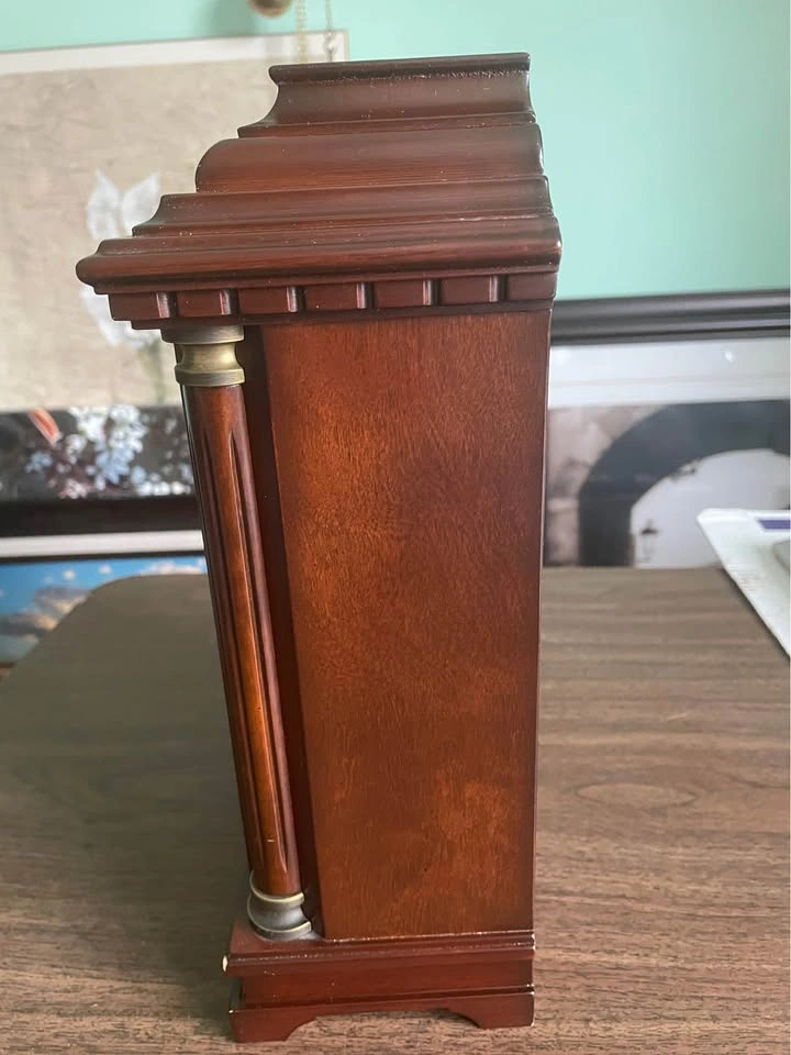 Vintage Bombay Mantel Clock with Secret Storage - photo 4