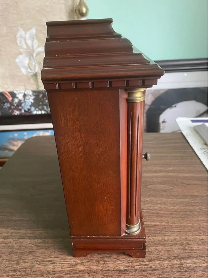 Vintage Bombay Mantel Clock with Secret Storage - photo 5