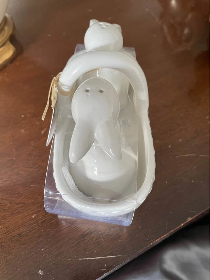 Bunny Boulevard Salt and Pepper Shakers - photo 3
