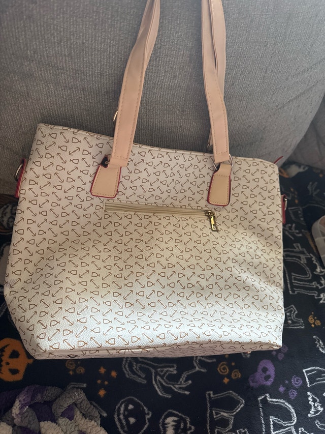 medium sized purse - photo 2