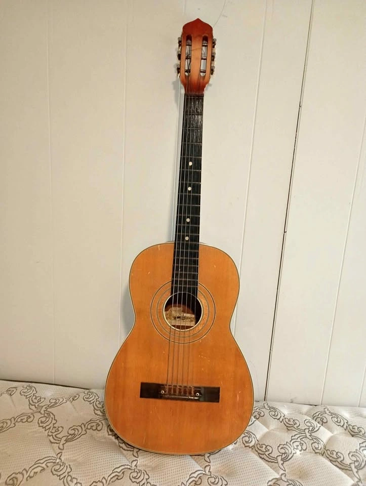 1970s Suzuki No. 6 Acoustic Guitar - Made in Japan
