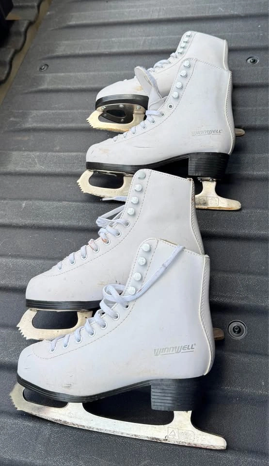 2 Pairs Winnwell Figure Skates - Size EUR 34 (Junior 3) - photo 2