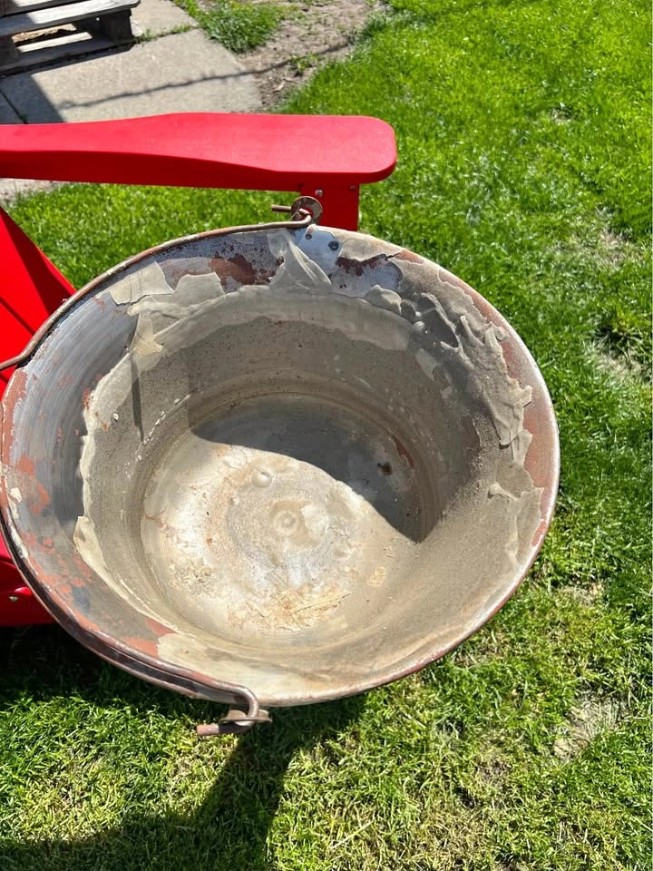 Outdoor cooking pot with stand