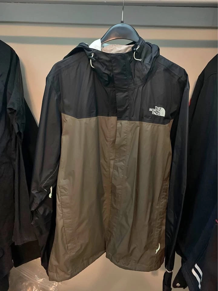The north face water resistant windbreaker