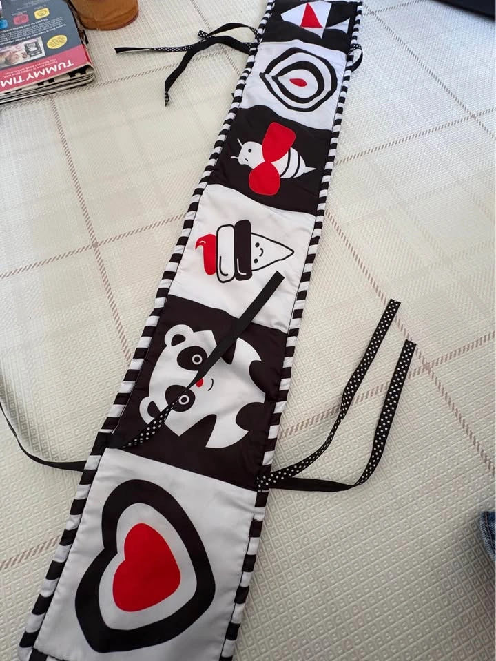 Black and White High Contrast Tummy Time Soft Banner - photo 2
