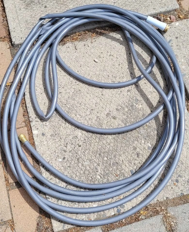 Extra Garden Hoses (5 Piece)  *PENDING * - photo 5