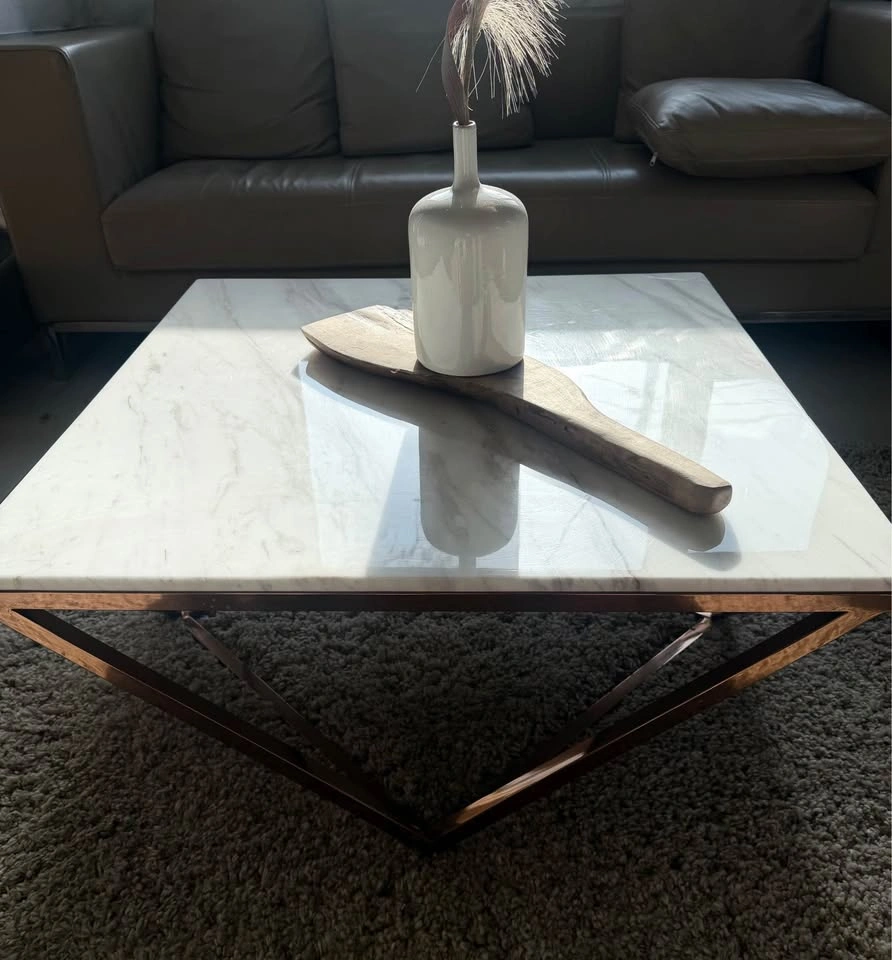 Beautiful Real marble coffee table with rose gold base - photo 4